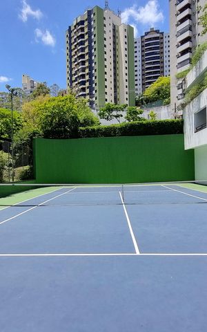 Apartamento à venda com 280m², 4 quartos e 4 vagas Apartamento à venda com 280m², 4 quartos e 4 vagasQuadra Esportiva