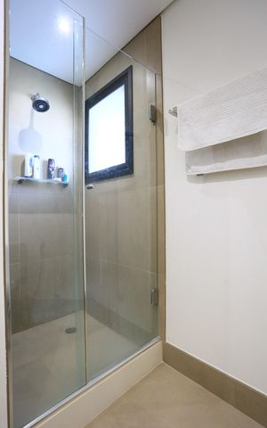Apartamento à venda com 280m², 4 quartos e 4 vagas Apartamento à venda com 280m², 4 quartos e 4 vagasBanheiro da Suíte 3