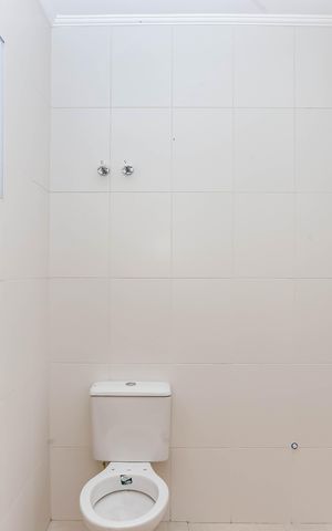 Casa à venda com 84m², 3 quartos e 2 vagas Casa à venda com 84m², 3 quartos e 2 vagasBanheiro da Suíte