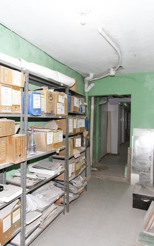 Casa à venda com 600m², 1 quarto e 3 vagasEscritório