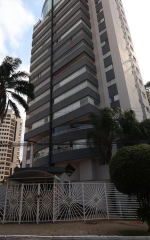 Apartamento à venda com 153m², 3 quartos e 3 vagasFachada