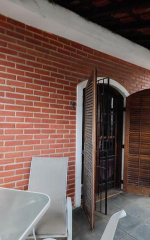 Casa para alugar com 135m², 2 quartos e 1 vaga Casa para alugar com 135m², 2 quartos e 1 vagaVaranda