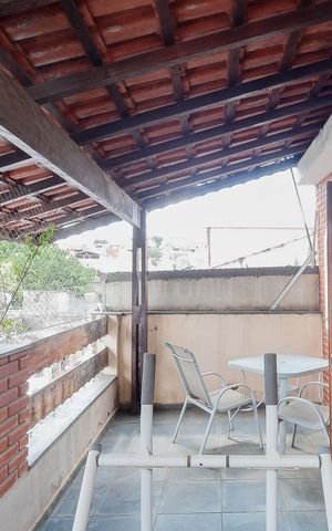 Casa para alugar com 135m², 2 quartos e 1 vaga Casa para alugar com 135m², 2 quartos e 1 vagaVaranda