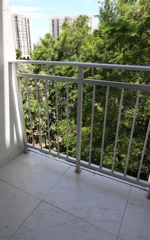 Apartamento para alugar com 65m², 2 quartos e 1 vagaVaranda