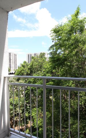 Apartamento para alugar com 65m², 2 quartos e 1 vagaVaranda