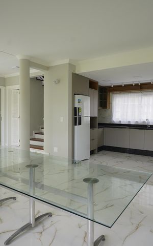 Casa para alugar com 300m², 3 quartos e 3 vagasSala