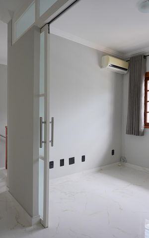 Casa para alugar com 300m², 3 quartos e 3 vagasCorredor e Sala de TV