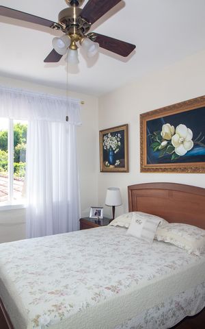 Casa à venda com 298m², 5 quartos e 2 vagas Casa à venda com 298m², 5 quartos e 2 vagasQuarto 2
