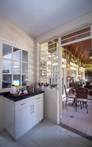 Casa à venda com 298m², 5 quartos e 2 vagas Casa à venda com 298m², 5 quartos e 2 vagasCozinha