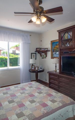 Casa à venda com 298m², 5 quartos e 2 vagas Casa à venda com 298m², 5 quartos e 2 vagasSuite
