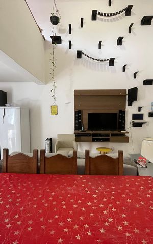 Casa à venda com 230m², 3 quartos e 3 vagas Casa à venda com 230m², 3 quartos e 3 vagasSala