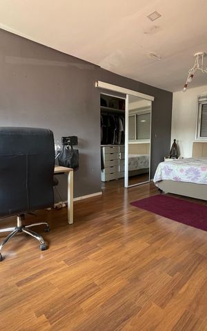 Casa à venda com 230m², 3 quartos e 3 vagas Casa à venda com 230m², 3 quartos e 3 vagasQuarto 2