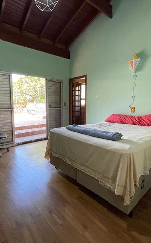 Casa à venda com 230m², 3 quartos e 3 vagas Casa à venda com 230m², 3 quartos e 3 vagasQuarto 1