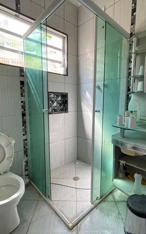 Casa à venda com 230m², 3 quartos e 3 vagas Casa à venda com 230m², 3 quartos e 3 vagasBanheiro 4