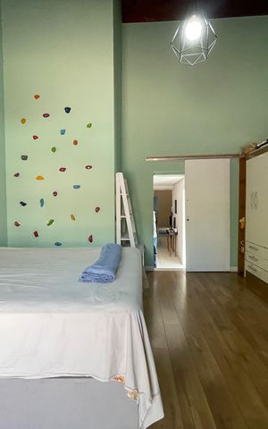 Casa à venda com 230m², 3 quartos e 3 vagas Casa à venda com 230m², 3 quartos e 3 vagasQuarto 1