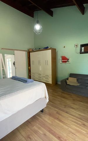 Casa à venda com 230m², 3 quartos e 3 vagas Casa à venda com 230m², 3 quartos e 3 vagasQuarto 1