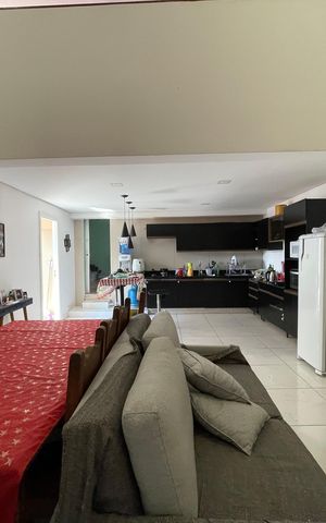Casa à venda com 230m², 3 quartos e 3 vagas Casa à venda com 230m², 3 quartos e 3 vagasSala