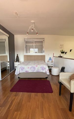 Casa à venda com 230m², 3 quartos e 3 vagas Casa à venda com 230m², 3 quartos e 3 vagasQuarto 2