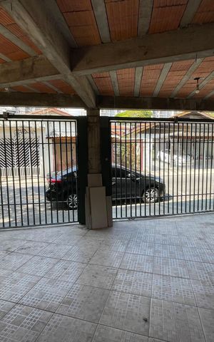 Casa à venda com 230m², 3 quartos e 3 vagas Casa à venda com 230m², 3 quartos e 3 vagasGaragem