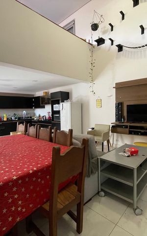 Casa à venda com 230m², 3 quartos e 3 vagas Casa à venda com 230m², 3 quartos e 3 vagasSala