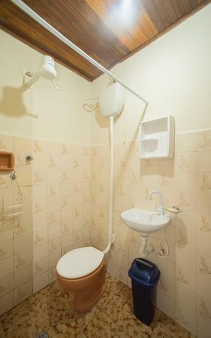 Casa à venda com 190m², 10 quartos e sem vagaBanheiro da Suíte