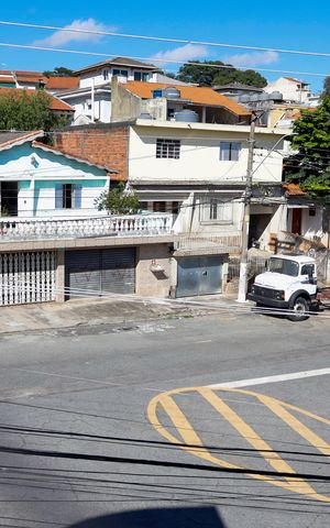 Casa à venda com 238m², 4 quartos e 5 vagas Casa à venda com 238m², 4 quartos e 5 vagasVista da Sacada