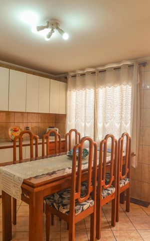 Casa à venda com 250m², 5 quartos e 4 vagas Casa à venda com 250m², 5 quartos e 4 vagasCasa 1 - copa