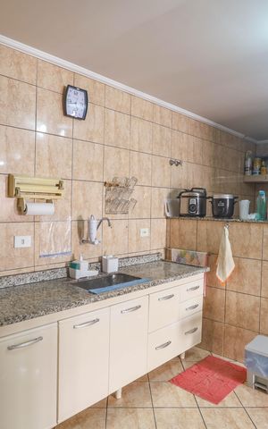 Casa à venda com 250m², 5 quartos e 4 vagas Casa à venda com 250m², 5 quartos e 4 vagasCasa 1 - cozinha