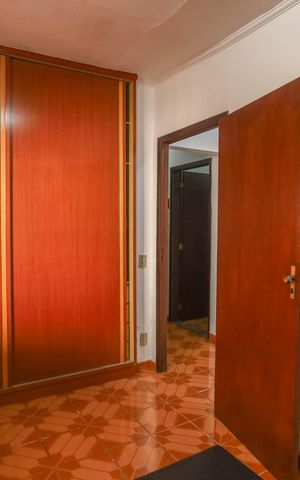 Casa à venda com 250m², 5 quartos e 4 vagas Casa à venda com 250m², 5 quartos e 4 vagasCasa 1 - quarto 3