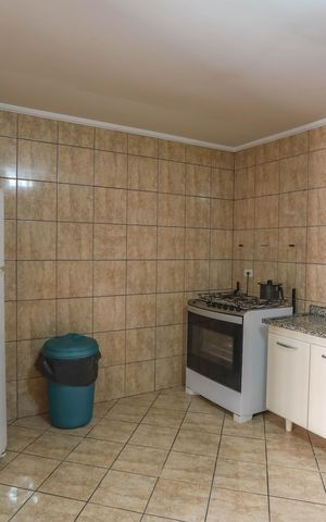 Casa à venda com 250m², 5 quartos e 4 vagas Casa à venda com 250m², 5 quartos e 4 vagasCasa 1 - cozinha