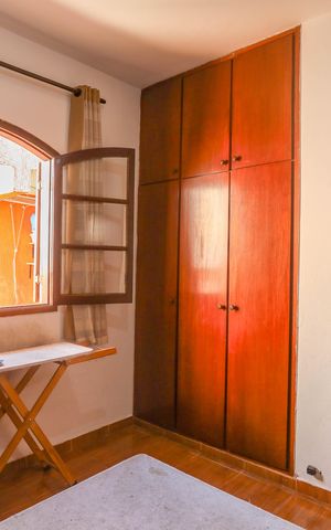 Casa à venda com 250m², 5 quartos e 4 vagas Casa à venda com 250m², 5 quartos e 4 vagasCasa 2 - quarto 2