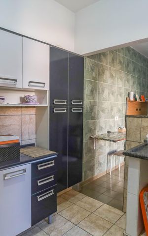 Casa à venda com 250m², 5 quartos e 4 vagas Casa à venda com 250m², 5 quartos e 4 vagasCasa 2 - cozinha