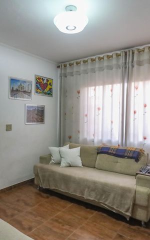 Casa à venda com 250m², 5 quartos e 4 vagas Casa à venda com 250m², 5 quartos e 4 vagasCasa 1 - Sala