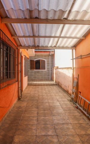 Casa à venda com 250m², 5 quartos e 4 vagas Casa à venda com 250m², 5 quartos e 4 vagasQuintal