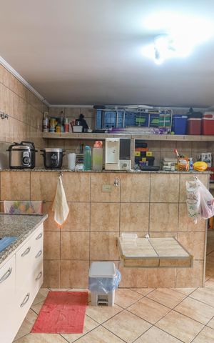 Casa à venda com 250m², 5 quartos e 4 vagas Casa à venda com 250m², 5 quartos e 4 vagasCasa 1 - cozinha