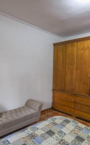 Casa à venda com 250m², 5 quartos e 4 vagas Casa à venda com 250m², 5 quartos e 4 vagasCasa 1 - quarto 1