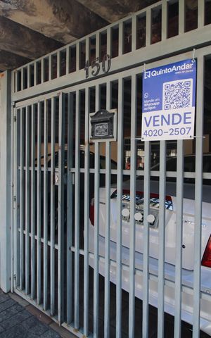 Casa à venda com 252m², 2 quartos e 3 vagasFachada