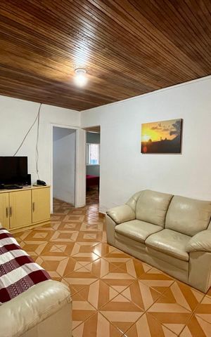 Casa à venda com 120m², 3 quartos e 2 vagas Casa à venda com 120m², 3 quartos e 2 vagasSala
