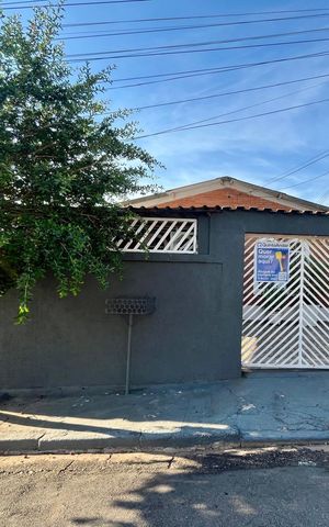 Casa à venda com 120m², 3 quartos e 2 vagas Casa à venda com 120m², 3 quartos e 2 vagasFachada da casa