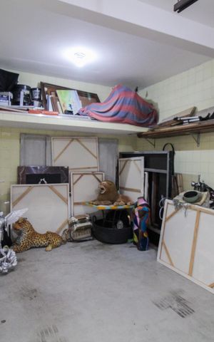 Casa à venda com 450m², 6 quartos e 1 vaga Casa à venda com 450m², 6 quartos e 1 vagaGaragem