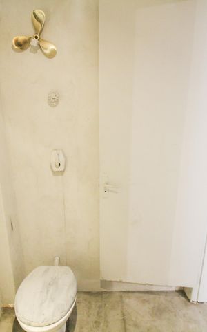 Casa à venda com 450m², 6 quartos e 1 vaga Casa à venda com 450m², 6 quartos e 1 vagaBanheiro Social