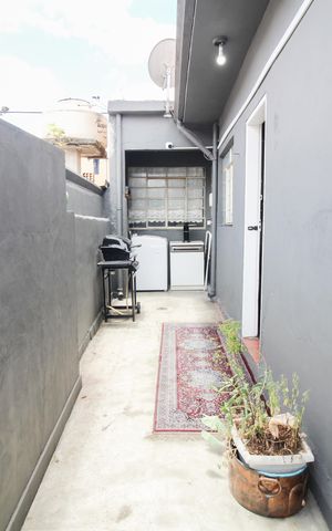Casa à venda com 450m², 6 quartos e 1 vaga Casa à venda com 450m², 6 quartos e 1 vagaAcesso edícula