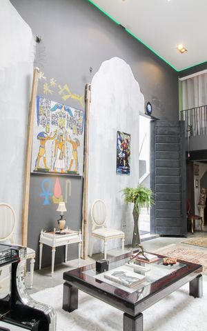 Casa à venda com 450m², 6 quartos e 1 vaga Casa à venda com 450m², 6 quartos e 1 vagaSala