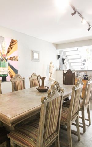 Casa à venda com 450m², 6 quartos e 1 vaga Casa à venda com 450m², 6 quartos e 1 vagaSala de Jantar