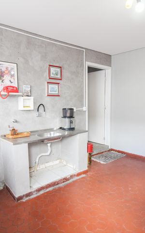 Casa à venda com 450m², 6 quartos e 1 vaga Casa à venda com 450m², 6 quartos e 1 vagaÁrea de Serviço