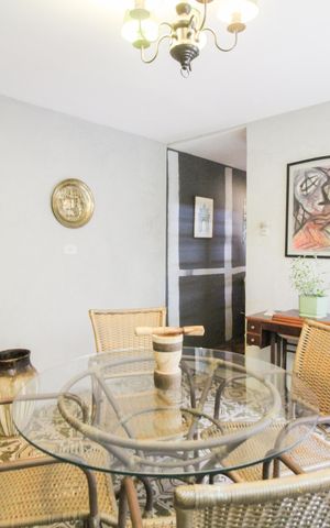 Casa à venda com 450m², 6 quartos e 1 vaga Casa à venda com 450m², 6 quartos e 1 vagaCozinha