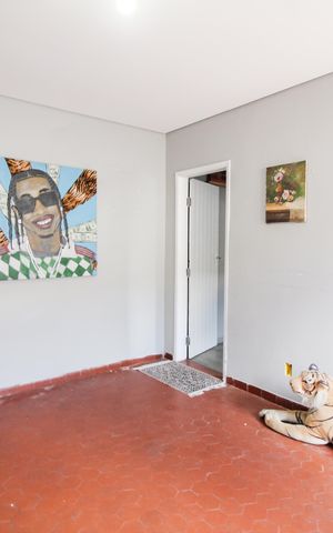 Casa à venda com 450m², 6 quartos e 1 vaga Casa à venda com 450m², 6 quartos e 1 vagaÁrea de Serviço
