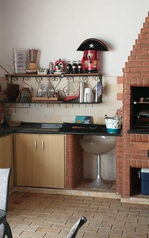 Casa à venda com 350m², 4 quartos e 4 vagas