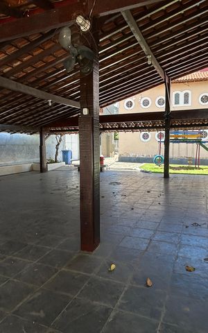 Casa à venda com 900m², 4 quartos e 7 vagasÁrea comum - Salão de festas