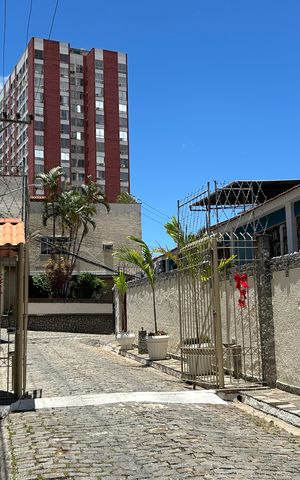 Casa à venda com 900m², 4 quartos e 7 vagasPortaria